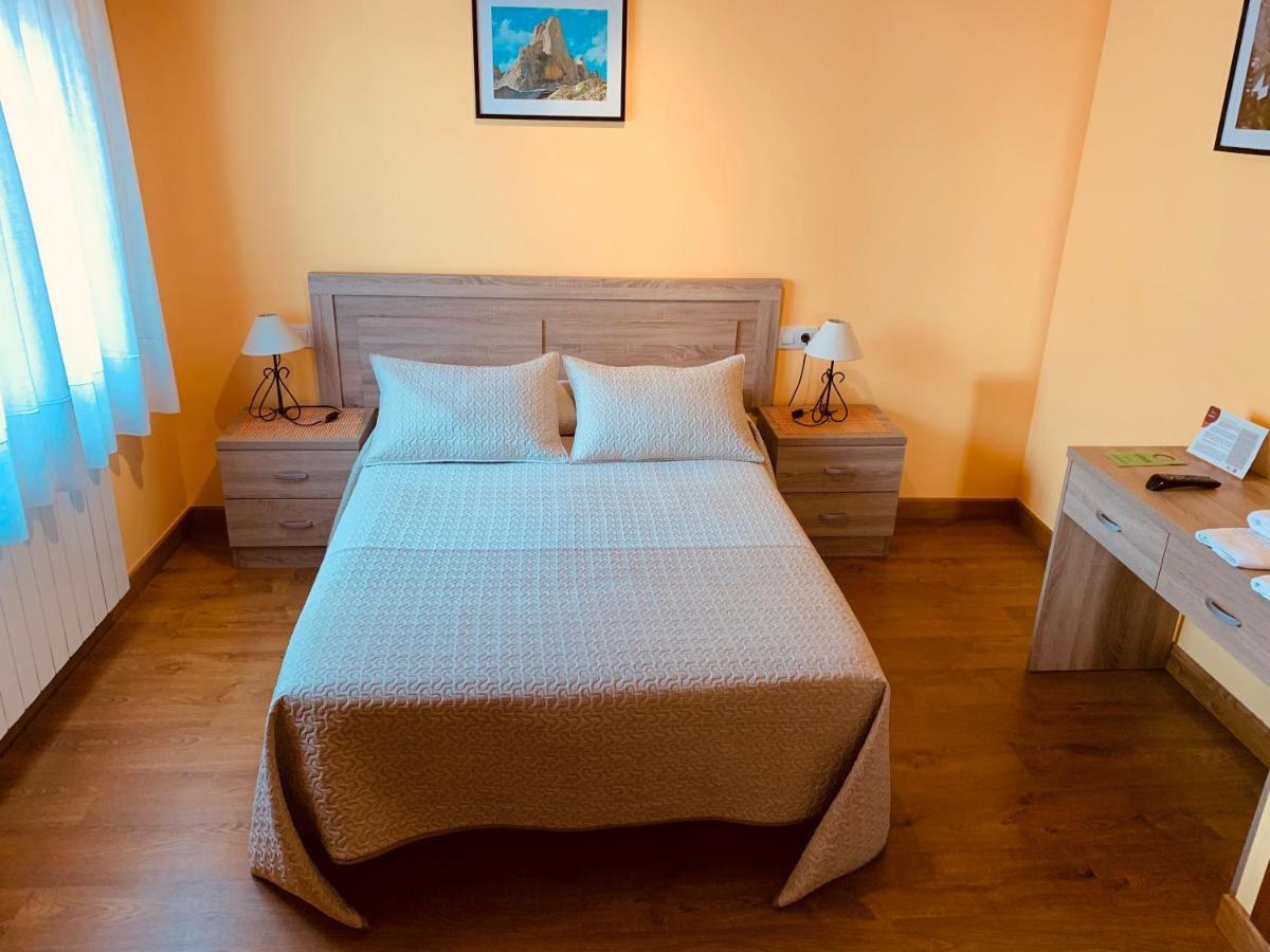 Hostal La Serna Otel Potes Dış mekan fotoğraf