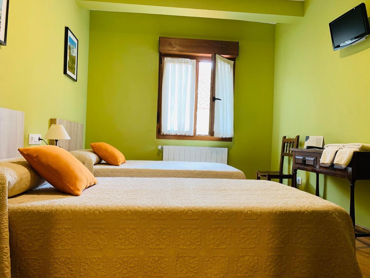 Hostal La Serna Otel Potes Dış mekan fotoğraf