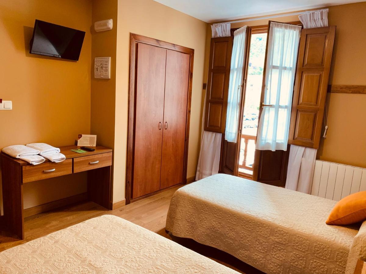 Hostal La Serna Otel Potes Dış mekan fotoğraf