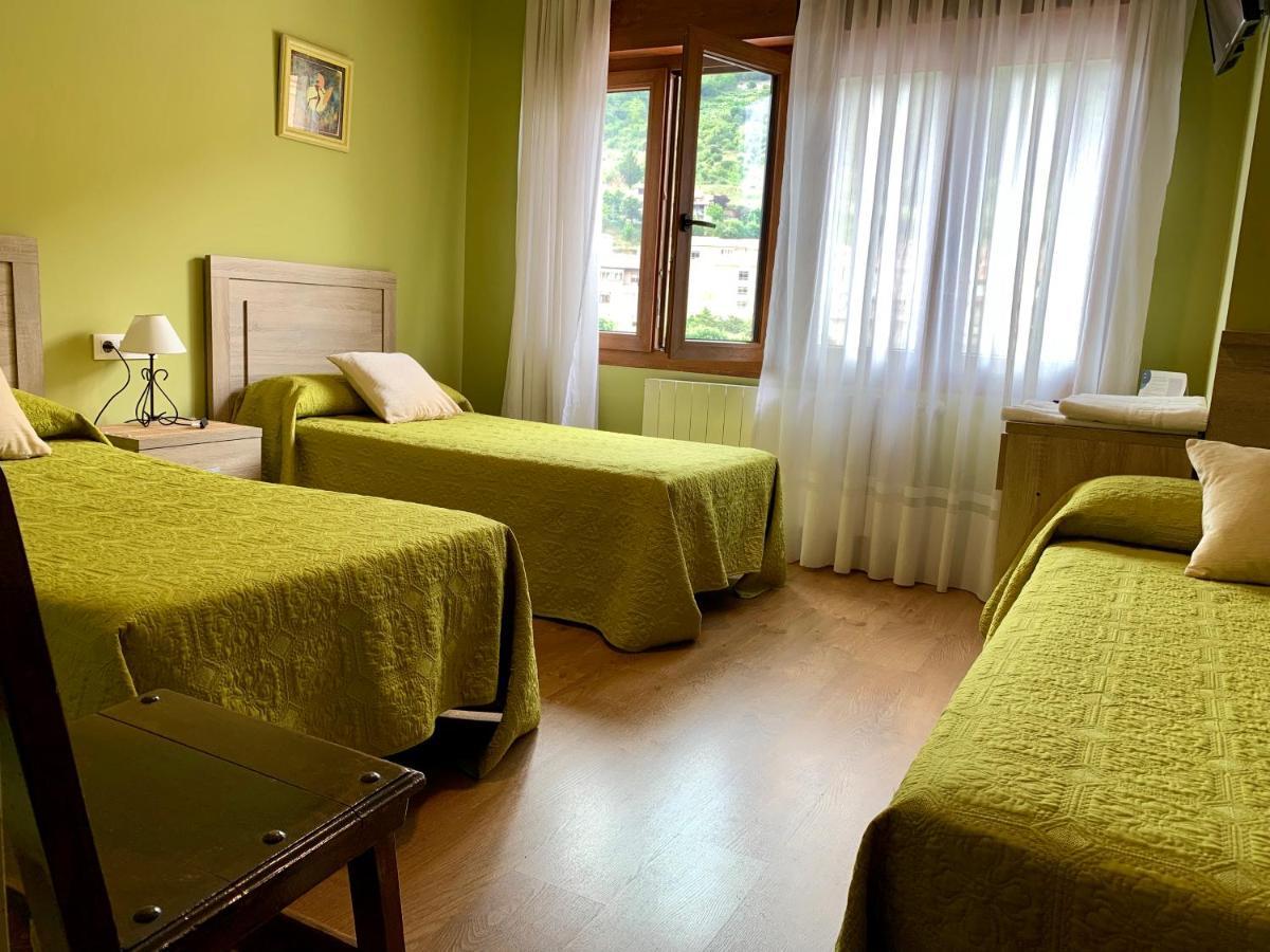Hostal La Serna Otel Potes Dış mekan fotoğraf