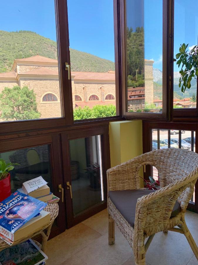 Hostal La Serna Otel Potes Dış mekan fotoğraf